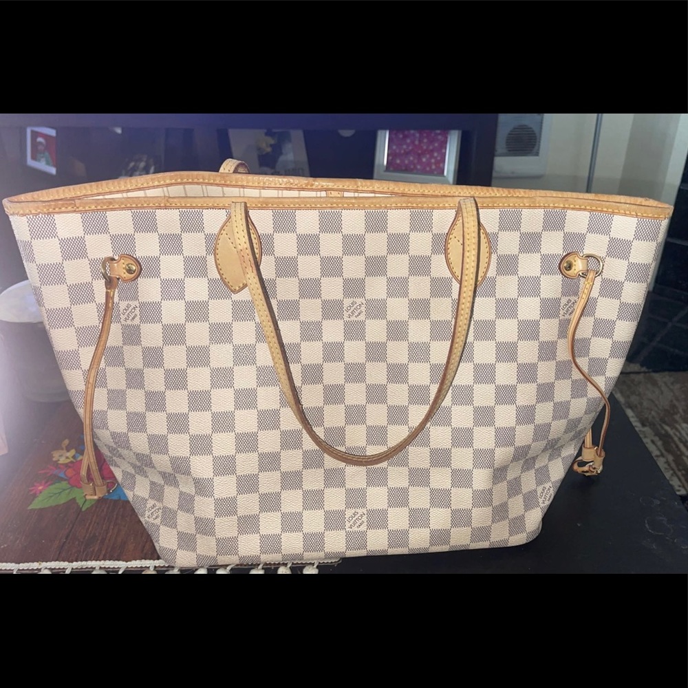 Authentic Louis Vuitton Neverfull MM DA